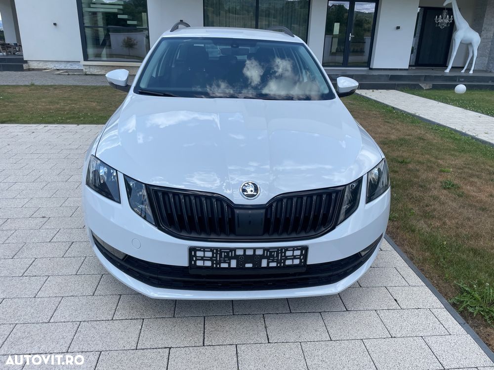 Skoda Octavia 1.6 TDI DSG Style - 2