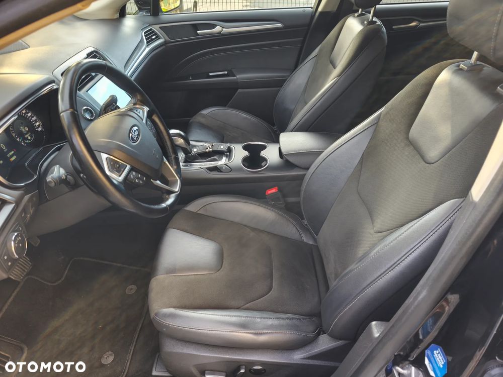 Ford Mondeo 2.0 TDCi Titanium PowerShift - 24
