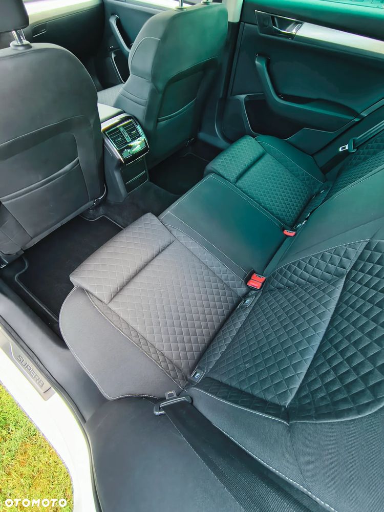 Skoda Superb 2.0 TDI 4x4 Ambition DSG - 9