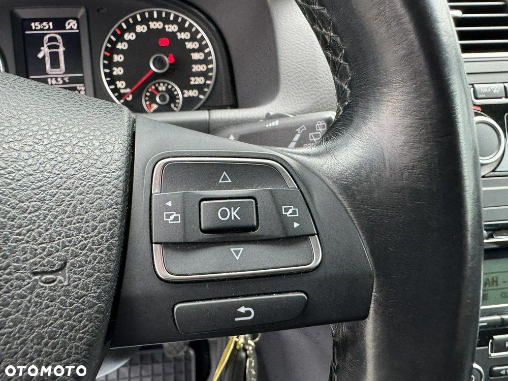 Volkswagen Touran - 25