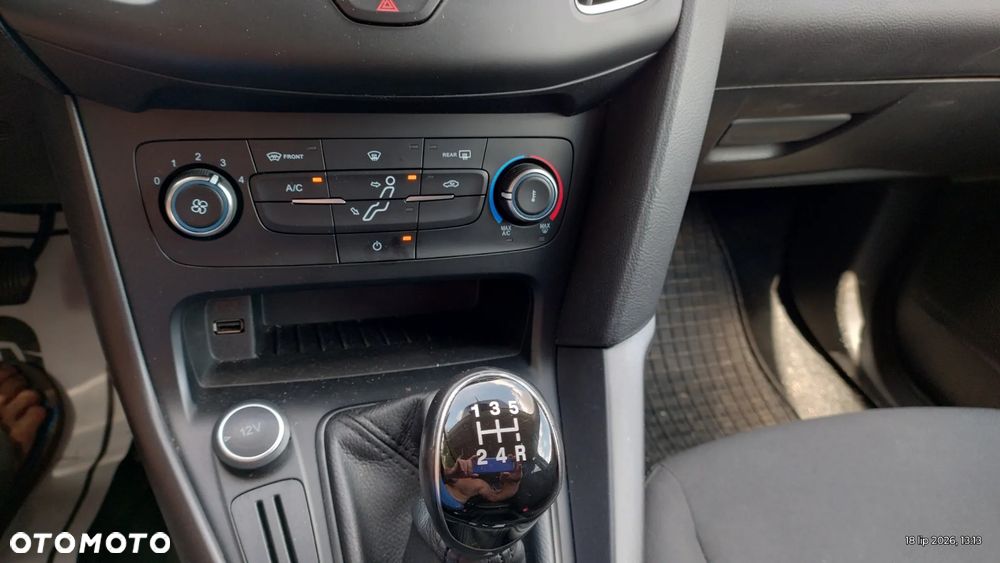 Ford Focus 1.6 SYNC Edition - 19