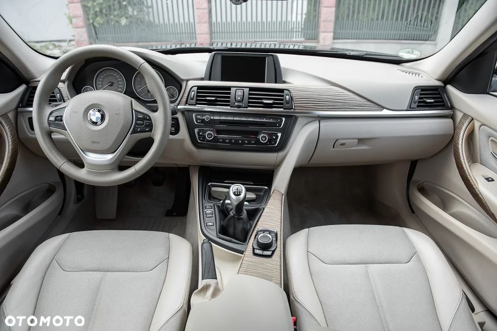 BMW Seria 3 320d Blue Performance Modern Line - 26