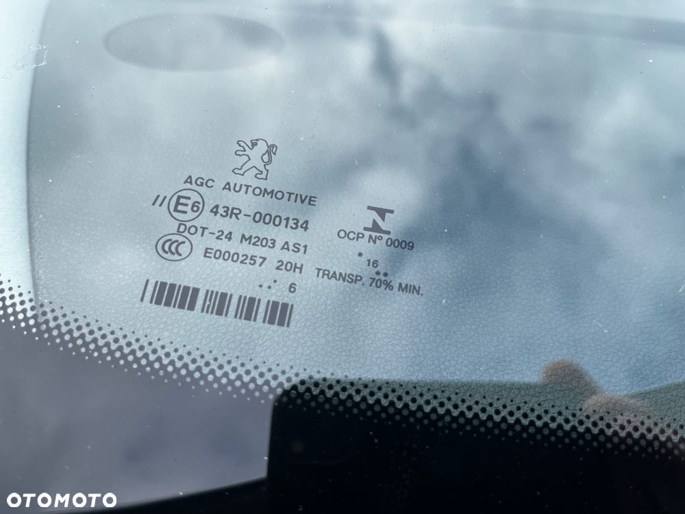 Peugeot 3008 1.6 BlueHDi Allure S&S EAT6 - 32