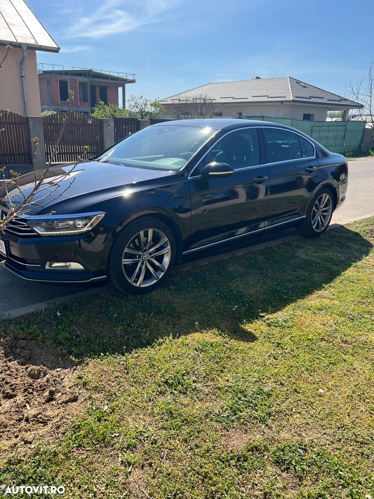 Volkswagen Passat - 1