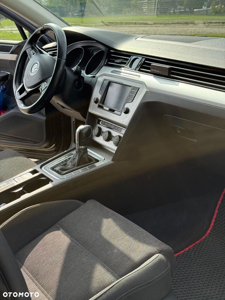 Volkswagen Passat 2.0 TDI DSG (BlueMotion Technology) Comfortline - 8