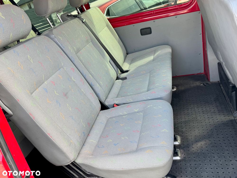 Volkswagen Caravelle - 5