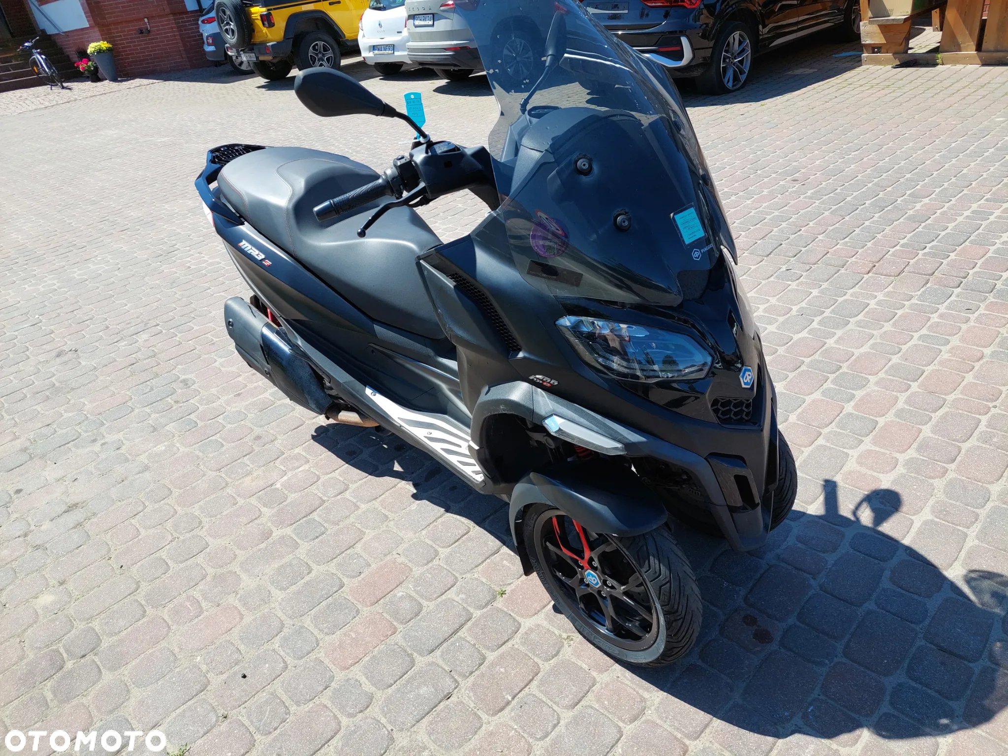 Piaggio MP-3 - 7