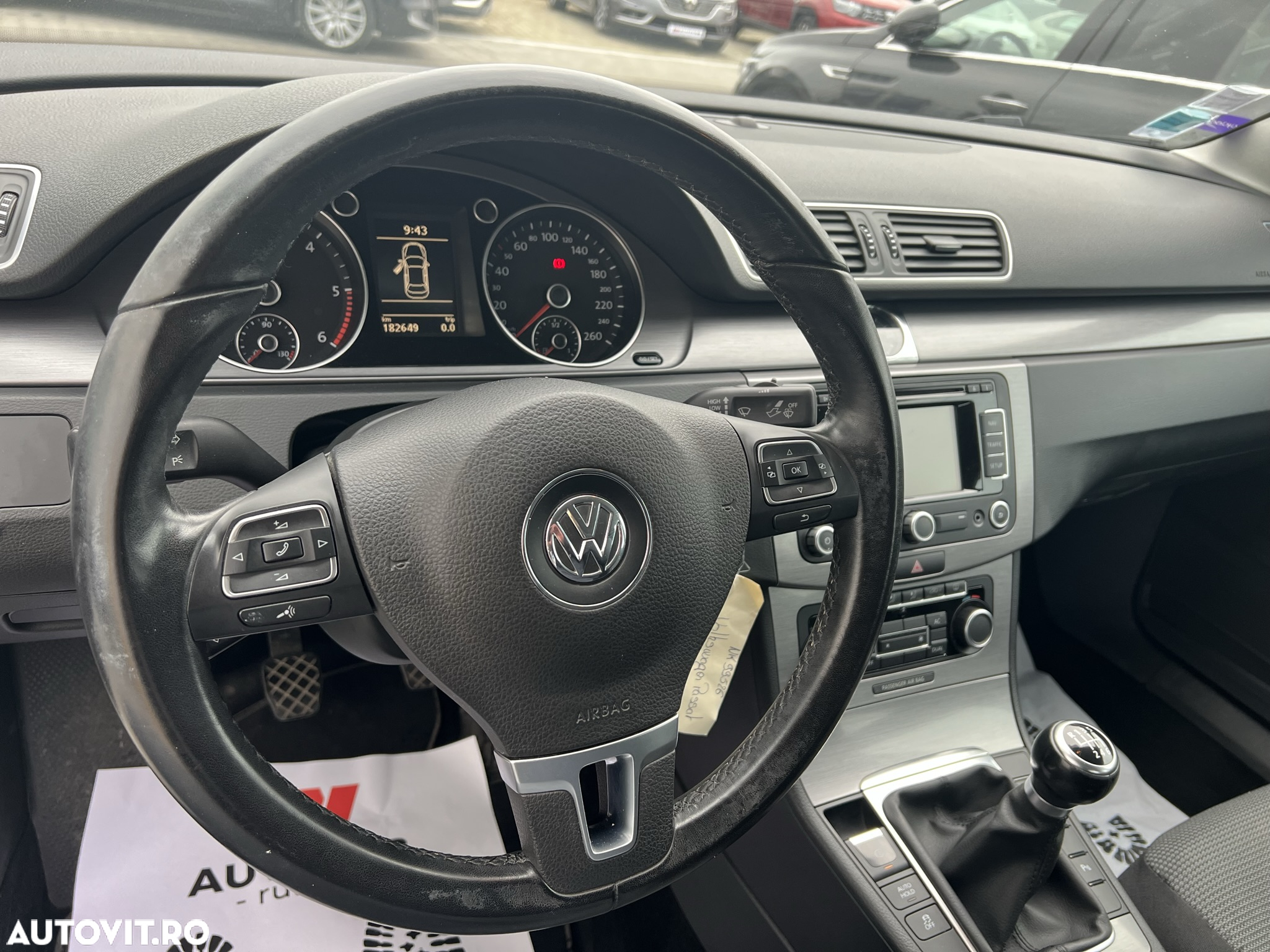 Volkswagen Passat - 11
