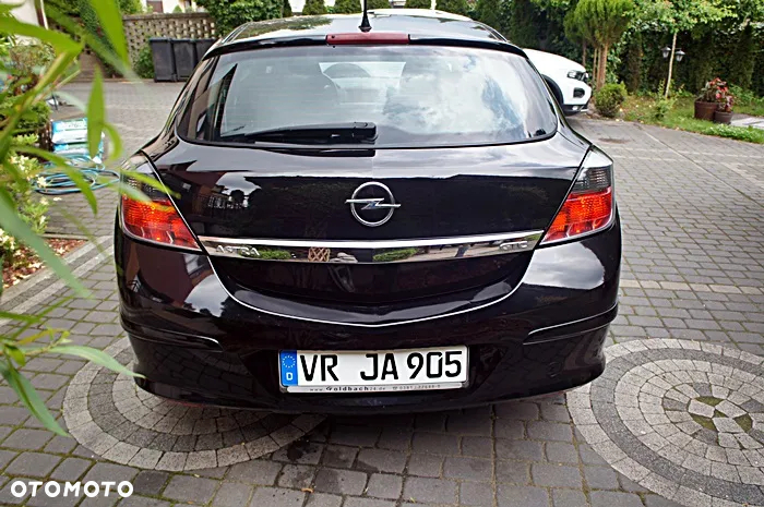 Opel Astra GTC 1.6 - 22