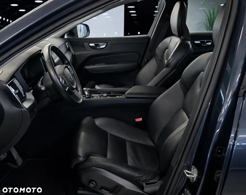 Volvo XC 60 B4 D AWD Momentum Pro - 7