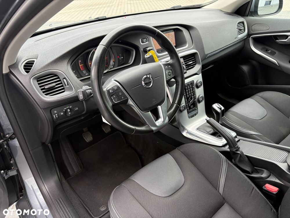 Volvo V40 D2 Momentum - 9