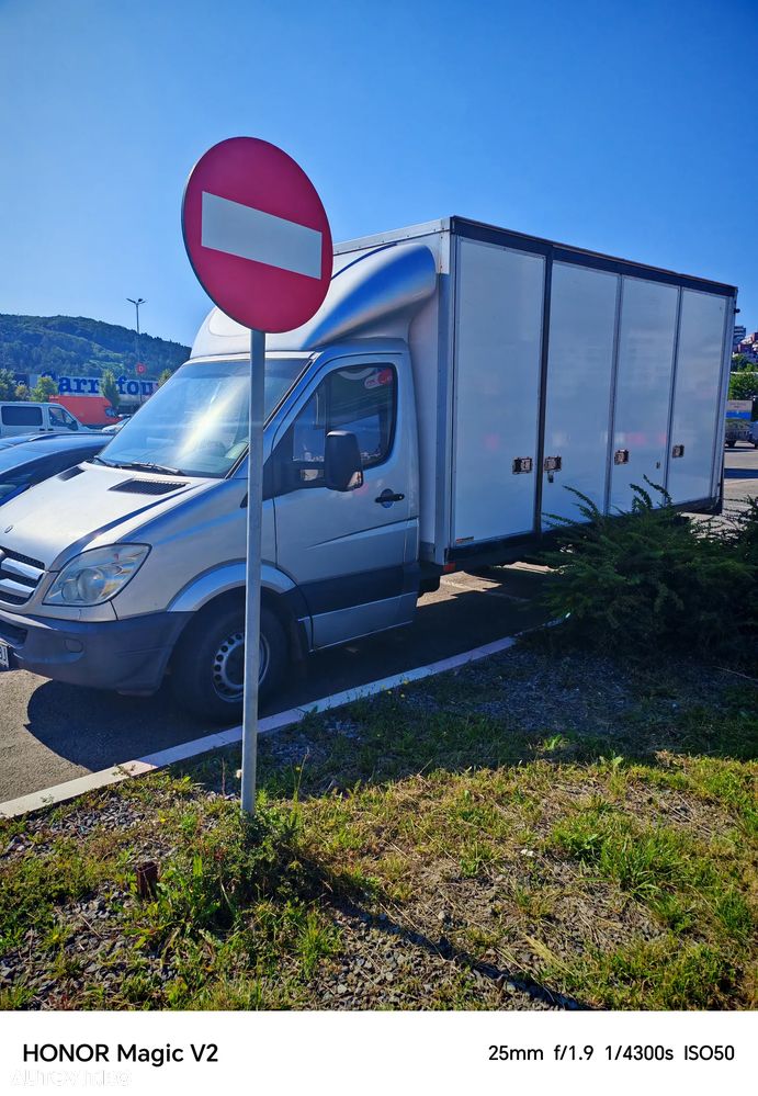 Mercedes-Benz Sprinter - 1