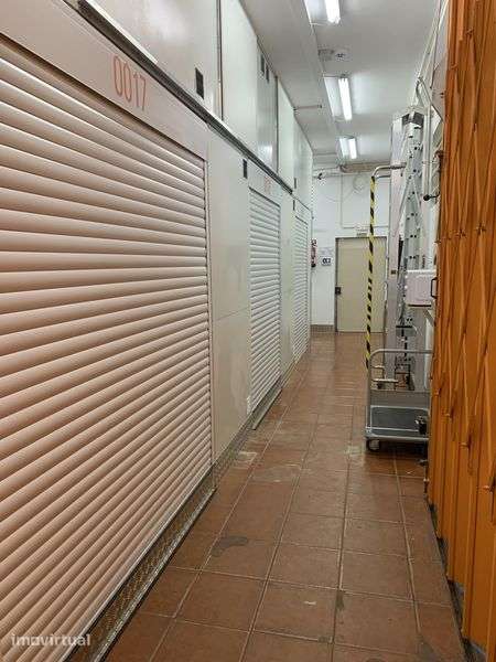 Alugar Box / Arrumo / Garagem / Arrecadação - Grande imagem: 2/2