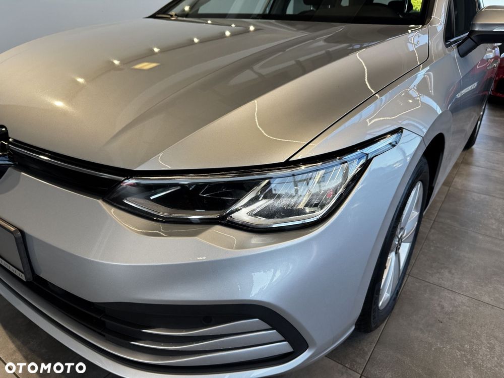 Volkswagen Golf - 8
