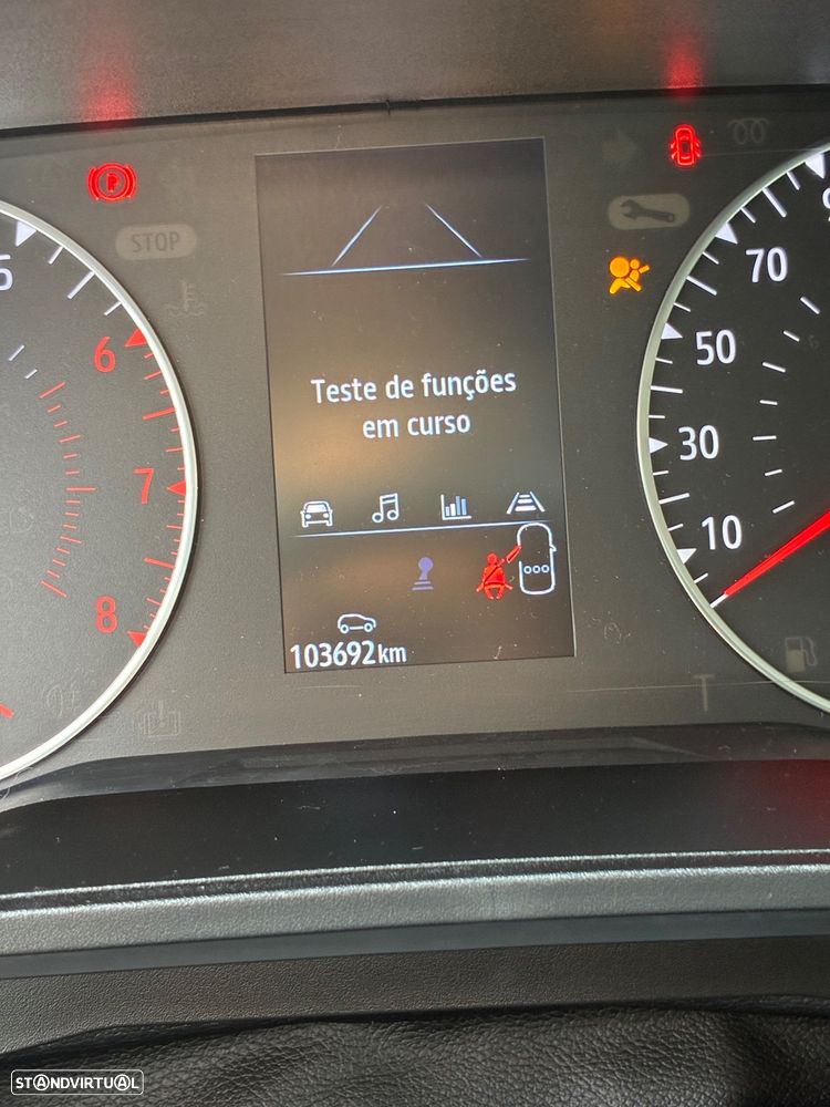 Renault Clio 0.9 TCe Limited Bi-Fuel - 9