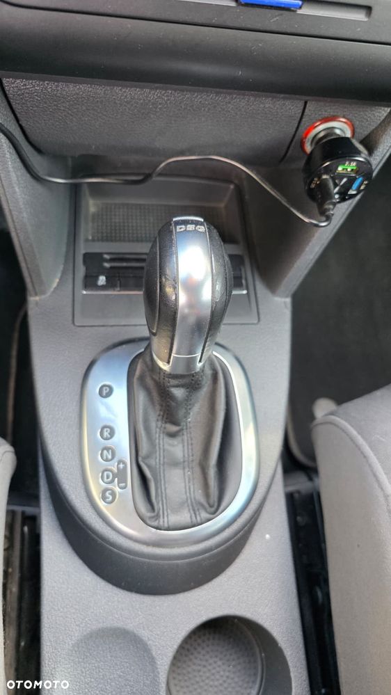 Volkswagen Touran 1.6 TDI DPF Highline DSG - 14