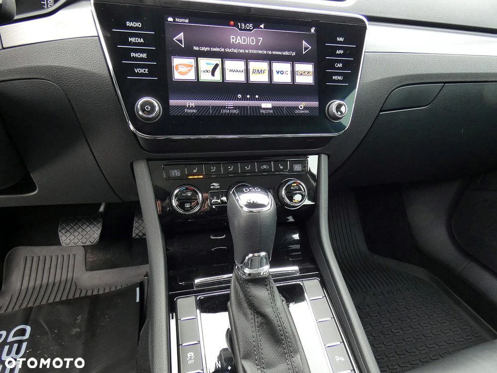 Skoda Superb 2.0 TDI SCR Style DSG - 8