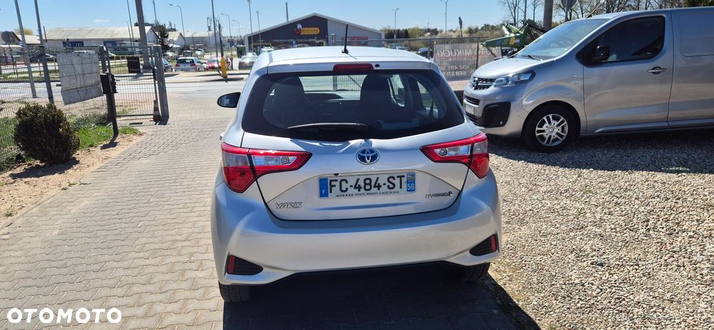 Toyota Yaris Hybrid 100 Active - 5