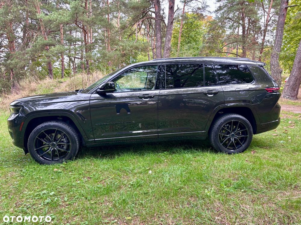 Jeep Grand Cherokee - 33