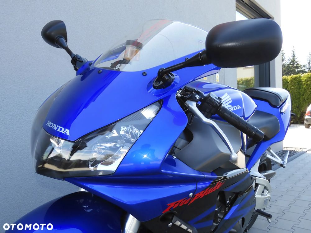 Honda CBR - 27