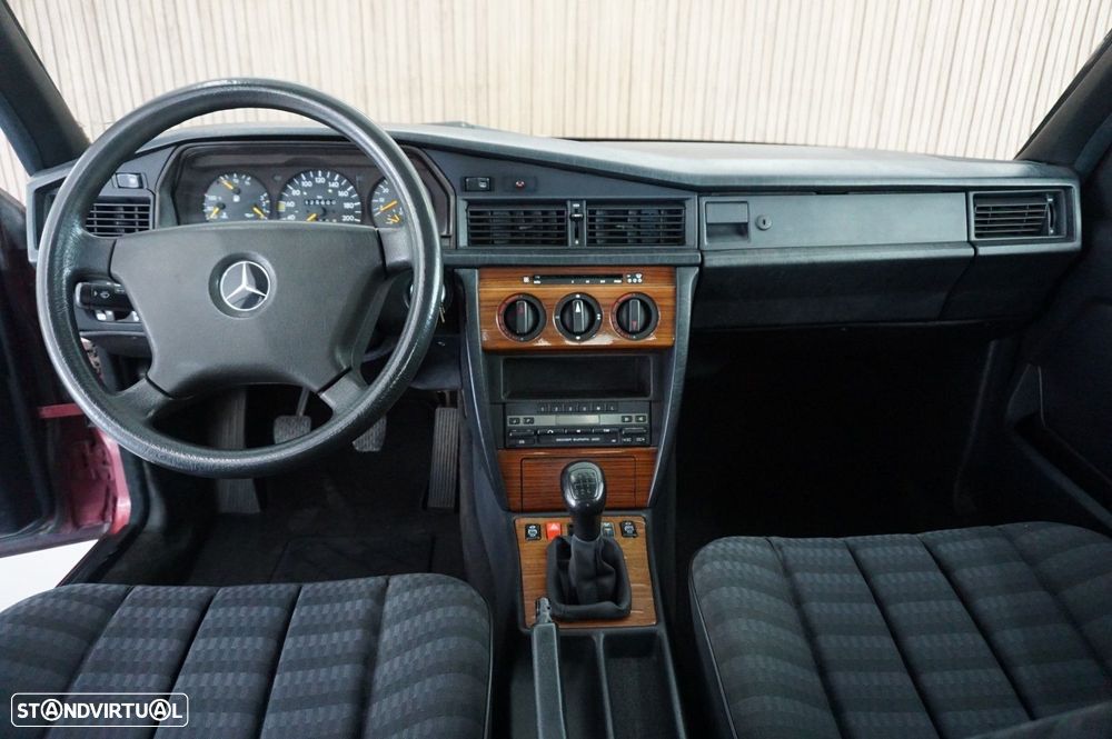 Mercedes-Benz 190 E 1.7 - 9