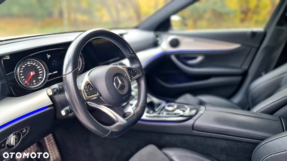 Mercedes-Benz Klasa E 220 d 9G-TRONIC - 11
