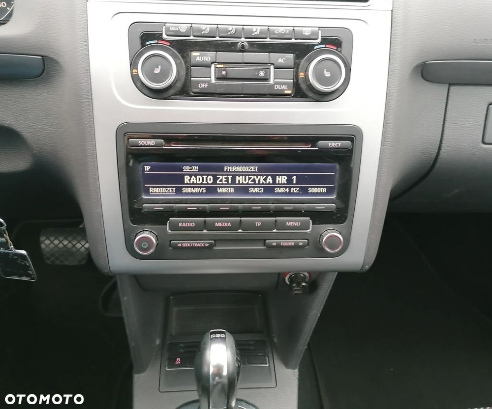 Volkswagen Touran 2.0 TDI DPF DSG Highline - 15