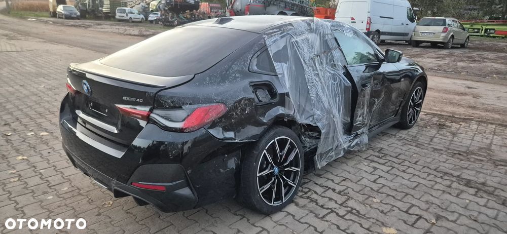 BMW i4 - 10