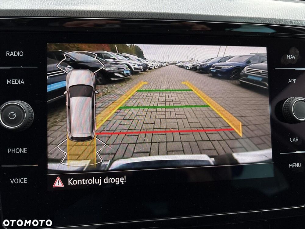 Volkswagen Passat - 18