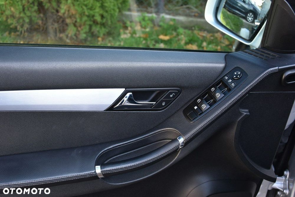 Mercedes-Benz Klasa R - 16