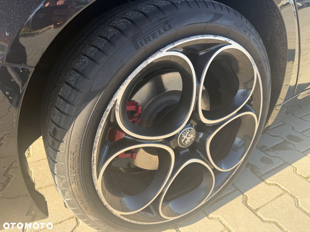 Alfa Romeo Giulia - 5