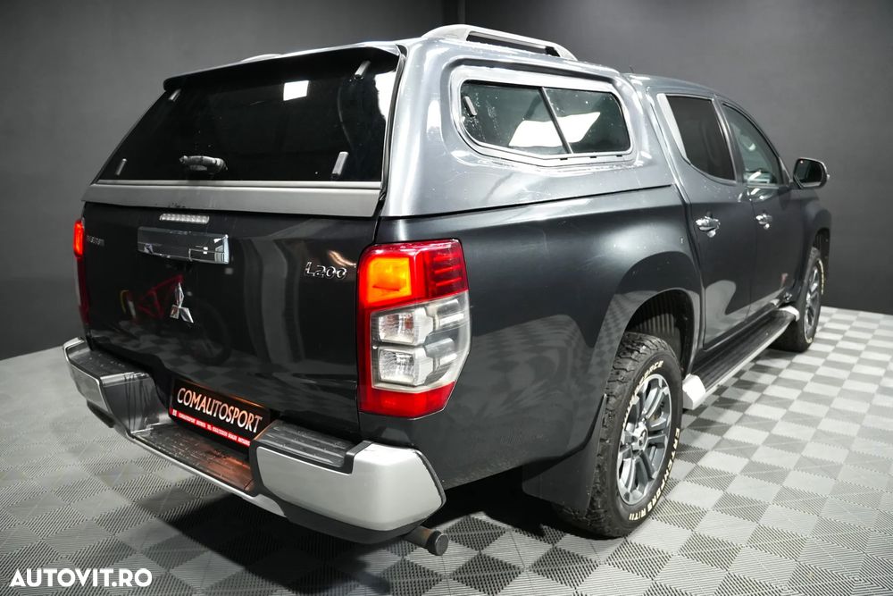 Mitsubishi L200 Double Cab 2.2 DI-D A/T Intense - 6
