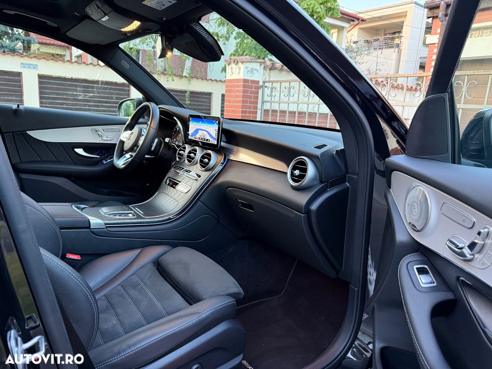 Mercedes-Benz GLC 300 4MATIC 9G-TRONIC AMG Line Plus - 11