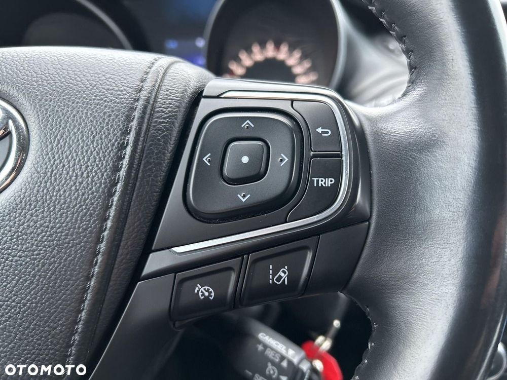 Toyota Avensis 2.0 D-4D Premium - 15