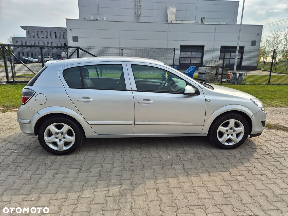 Opel Astra 1.6 Cosmo - 16
