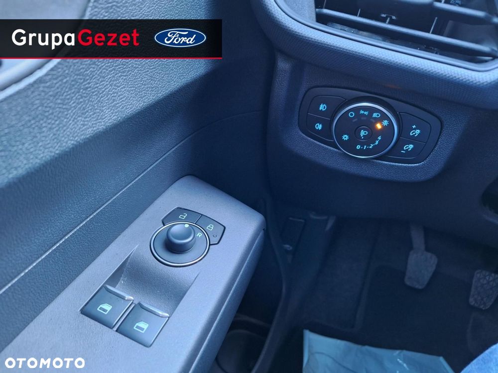 Ford Transit Courier - 13