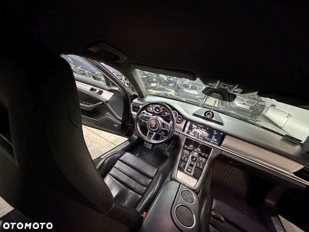 Porsche Panamera Turbo - 34