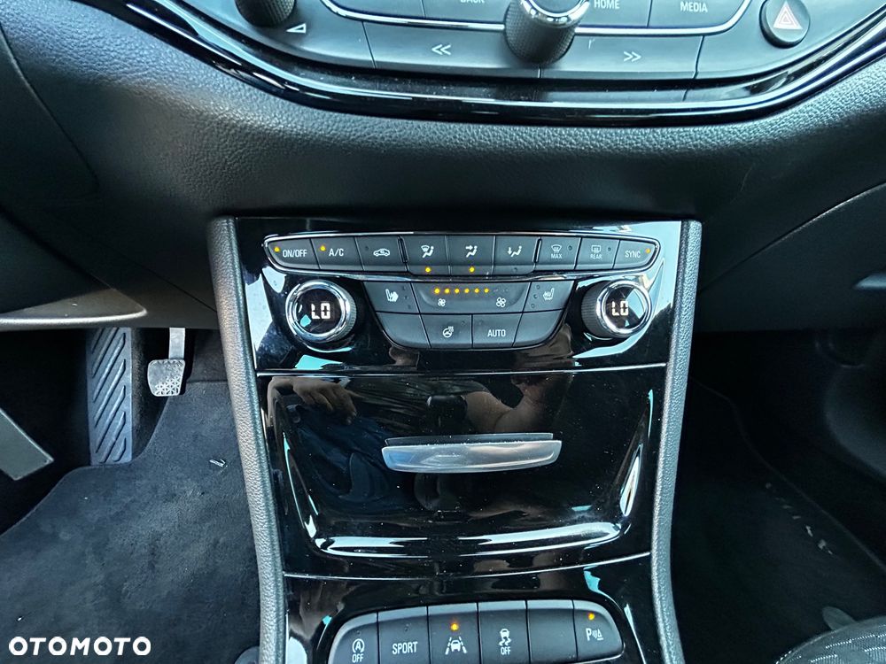 Opel Astra 1.4 Turbo Dynamic - 29