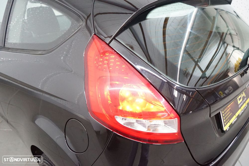 Ford Fiesta 1.25 Techno - 13