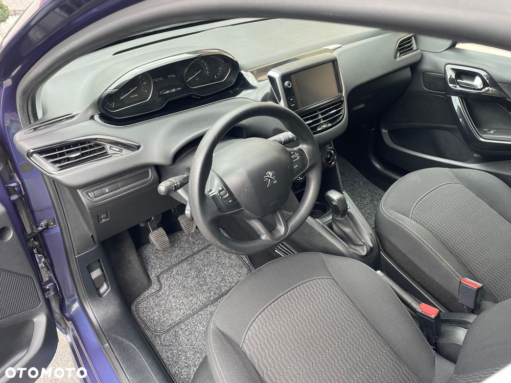 Peugeot 208 82 PureTech Style - 21