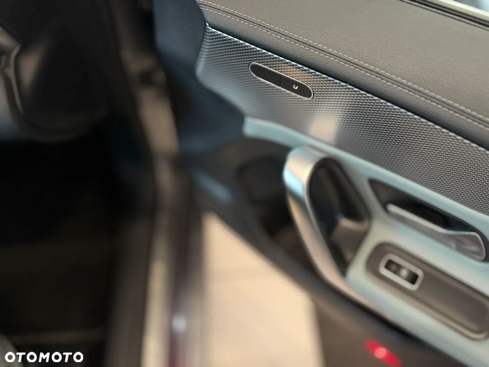Mercedes-Benz CLA 180 Progressive 7G-DCT - 16