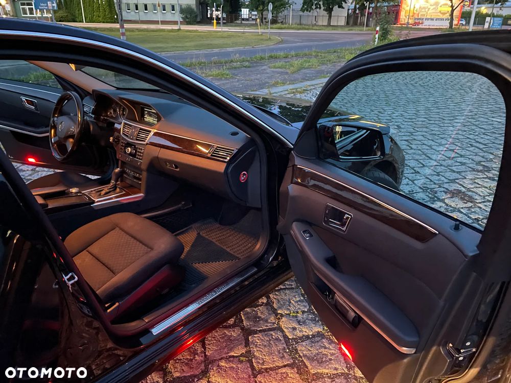 Mercedes-Benz Klasa E 220 CDI DPF BlueEFFICIENCY Automatik Elegance - 10