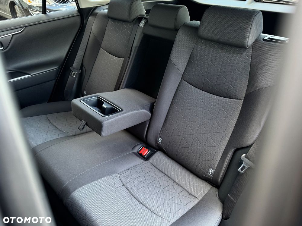 Toyota RAV4 - 11
