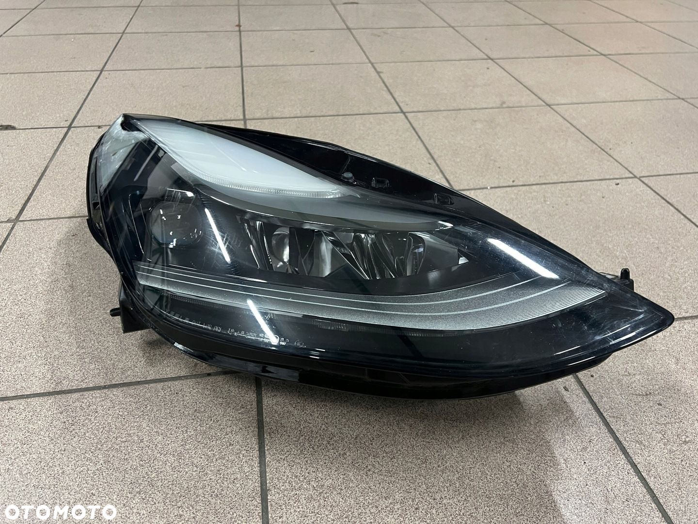 TESLA MODEL Y 20- LAMPA PRAWA PRZÓD FULL LED EUROPA ORYGINAŁ - 2