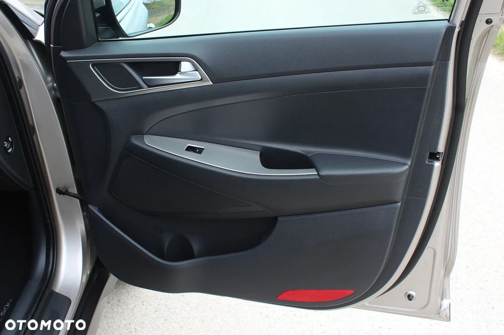 Hyundai Tucson blue 1.7 CRDi 2WD DCT Premium - 36