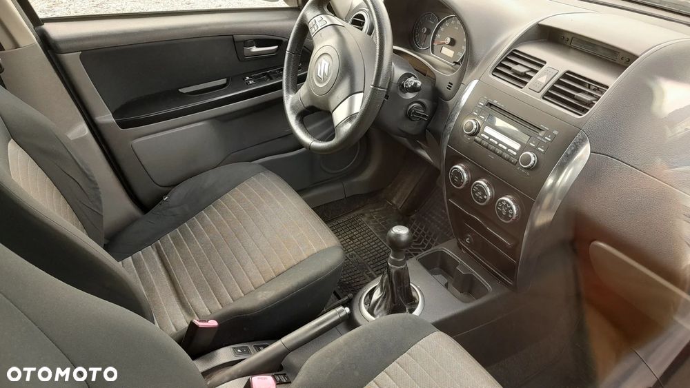 Suzuki SX4 - 5