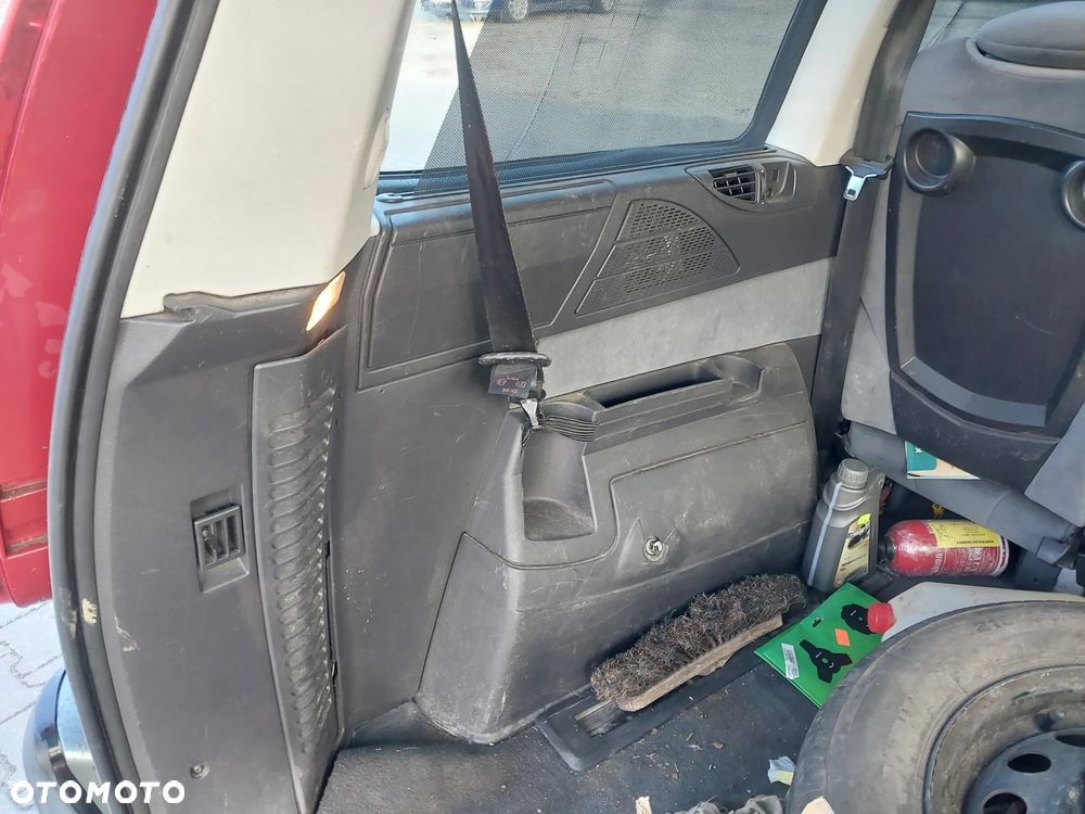 Citroen C8 Peugeot 807 silnik kompletny 2.0 16v Benzyna EW10A RFJ 103 kW 140 KM kolektor przepustnica cewka pompa alternator sprężarka skrzynia biegów AUTOMAT drzwi klapa maska zderzak lusterko listwa przesuwne boczne klamka zamek rolka mikrostyk blenda pas konsola schowek boczek drzwi fotel obrotowy fotele podsufitka panel sterownik wyświetlacz moduł szyba poduszka kierownica manetki zwijak radio mechanizm wydech tłumik mcperson zacisk hamulcowy lampa felga R16 hak holowniczy odpinany zbiorniczek rura przewód dekory drewno wyświetlacz NA CZĘŚCI WSZYSTKIE CZĘŚCI - 24