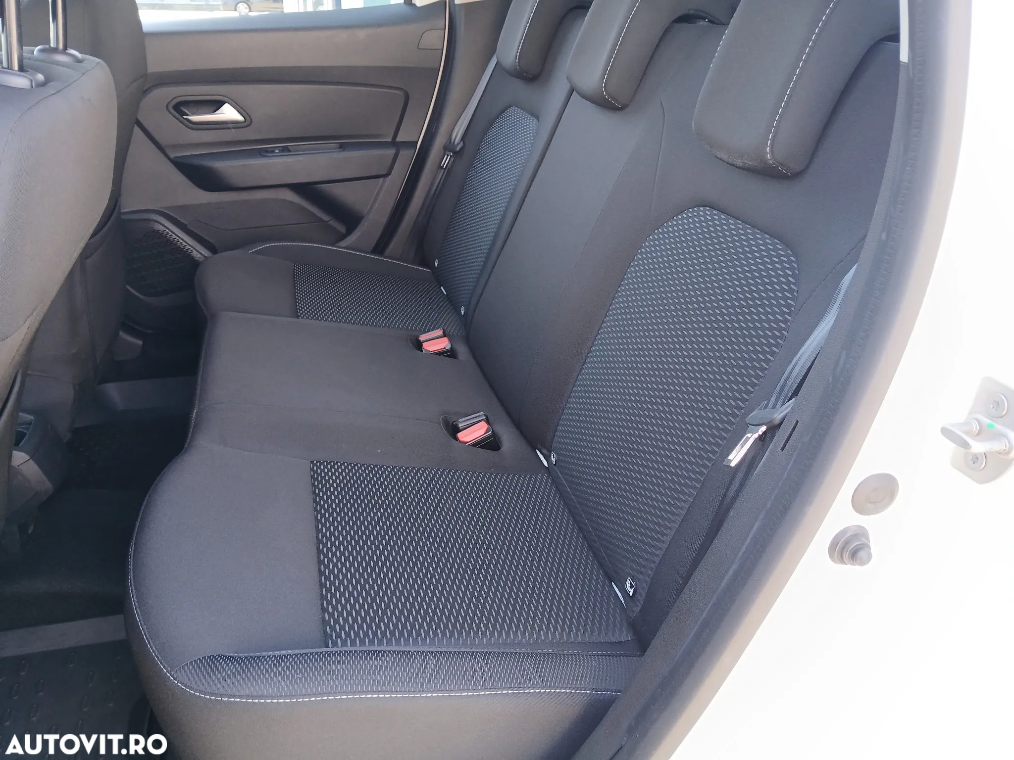 Dacia Duster 1.5 Blue dCi 4WD Comfort - 9