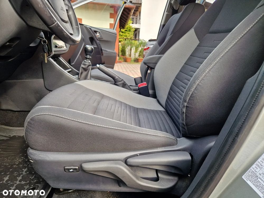 Toyota Auris 1.6 Comfort - 22