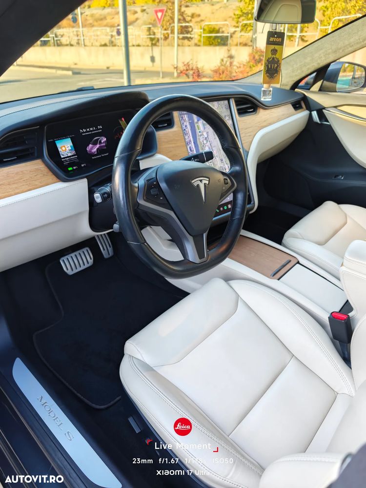 Tesla Model S - 31